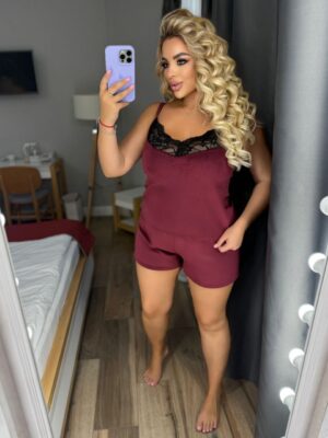 Жіноча піжама з мереживом